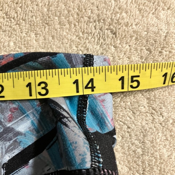 Fabletics Running Capris - Picture 3 of 5